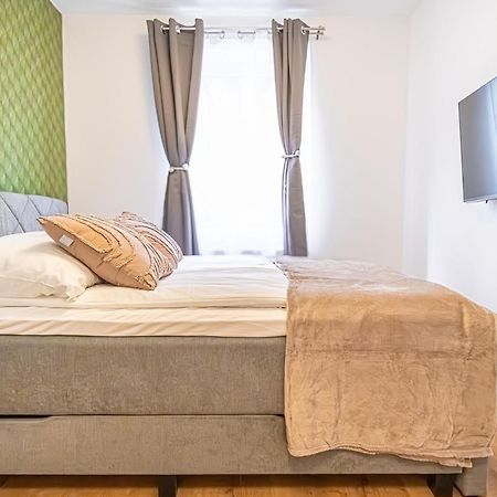 Charming 1Br And 1Lr Apt Modern Design Donaustadt Вена Экстерьер фото