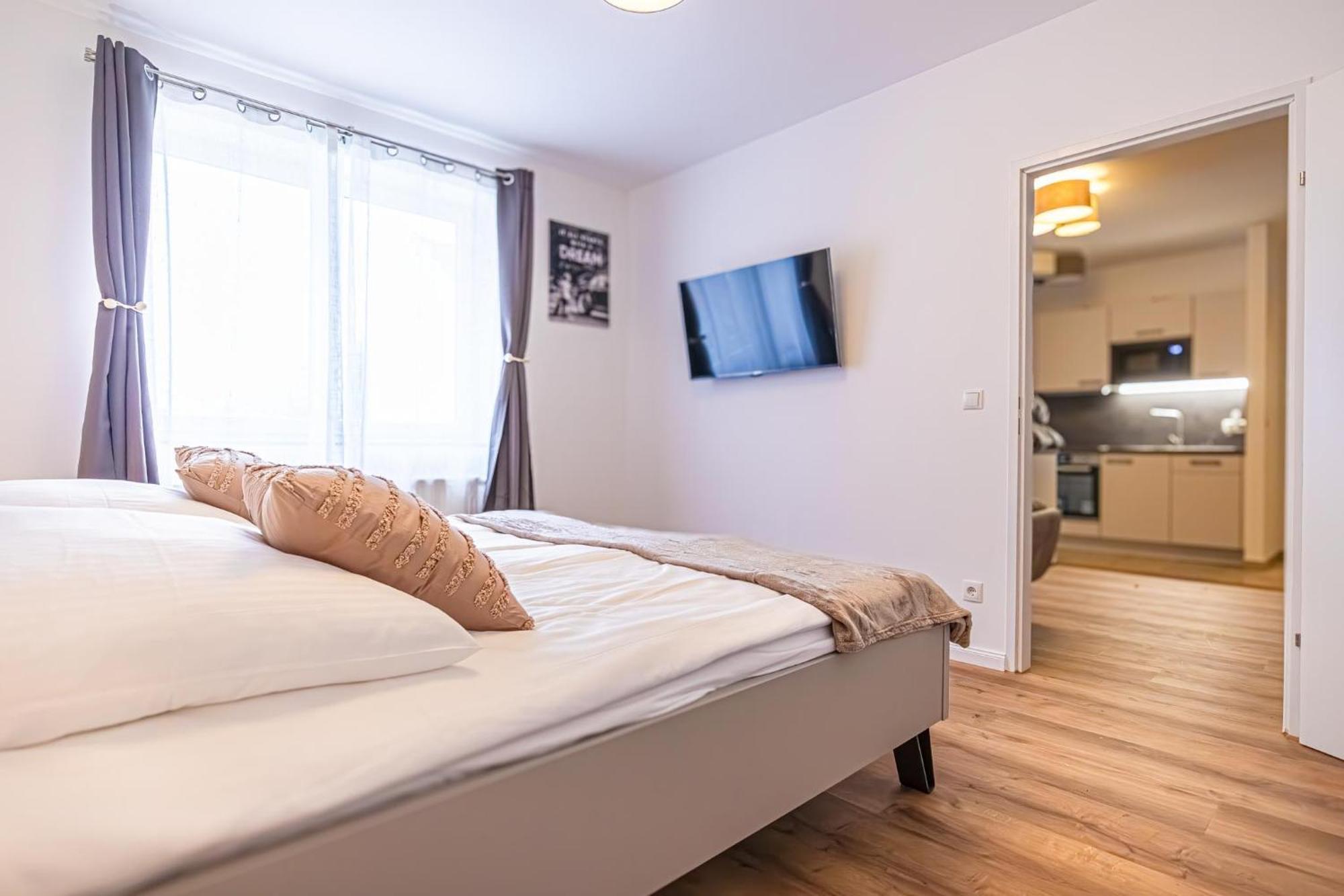 Charming 1Br And 1Lr Apt Modern Design Donaustadt Вена Экстерьер фото