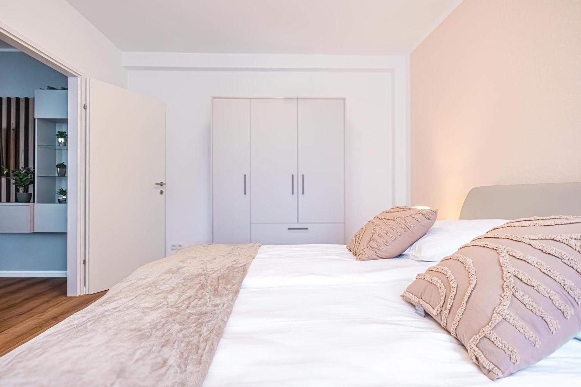 Charming 1Br And 1Lr Apt Modern Design Donaustadt Вена Экстерьер фото