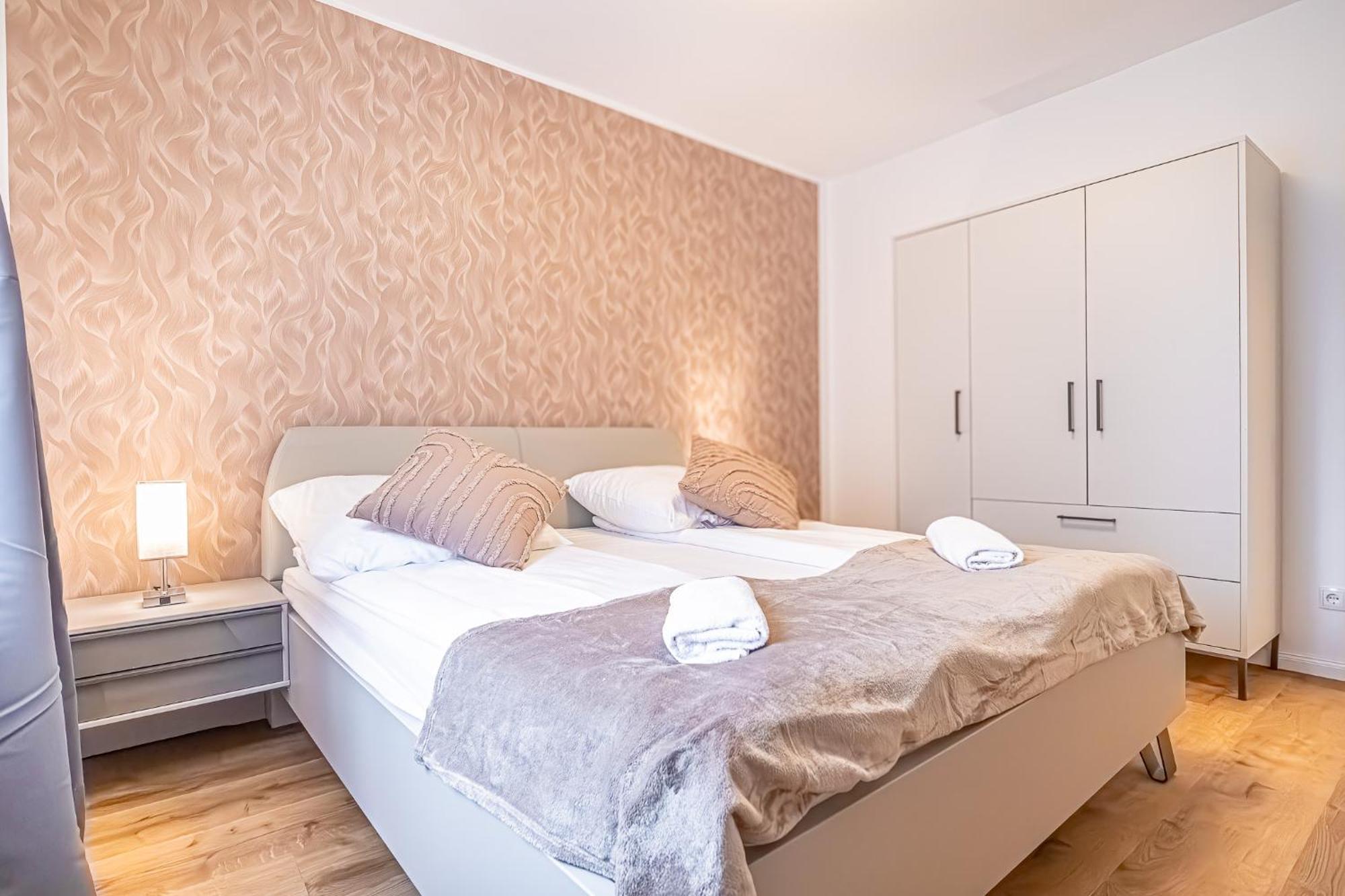 Charming 1Br And 1Lr Apt Modern Design Donaustadt Вена Экстерьер фото