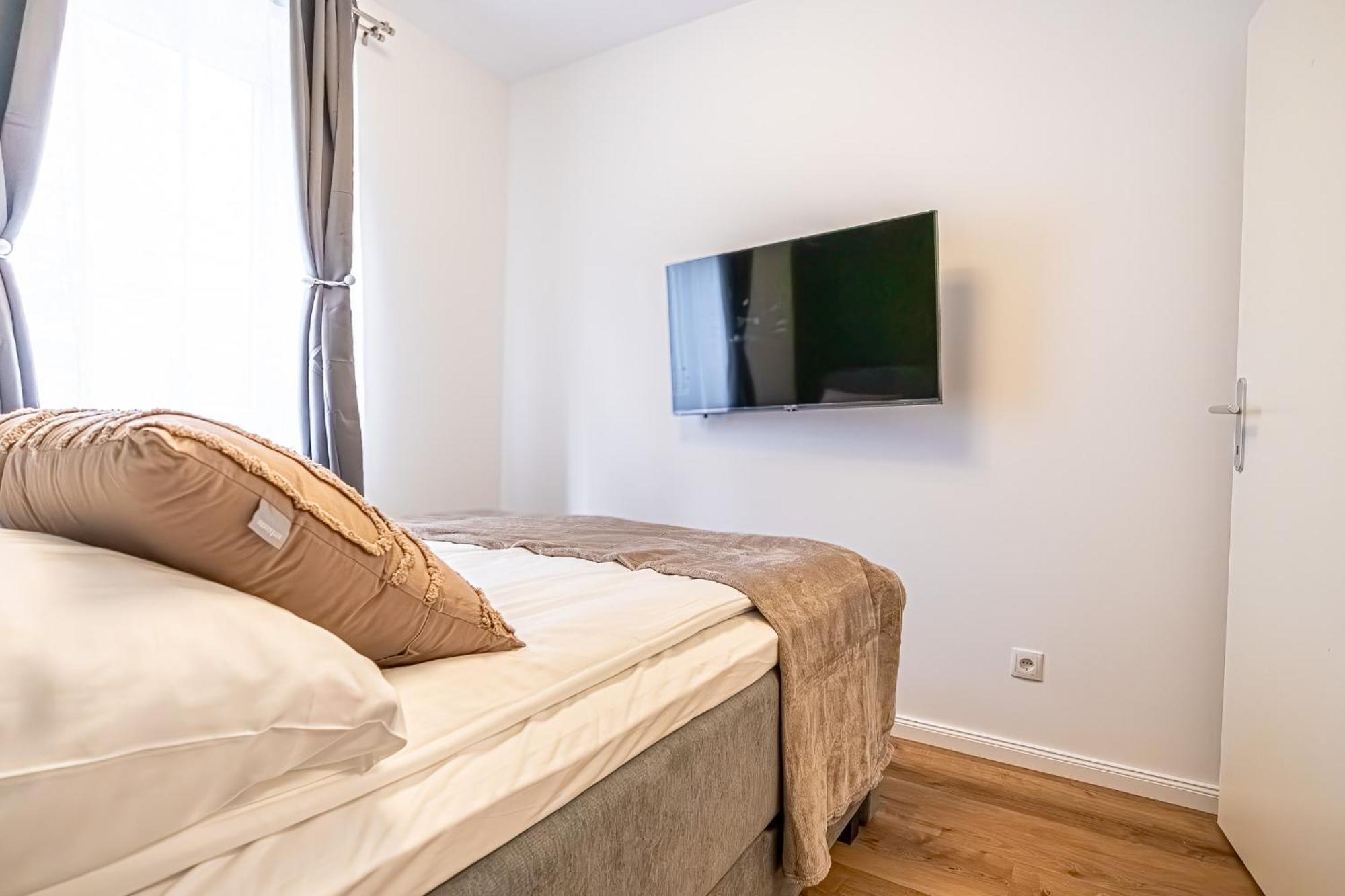Charming 1Br And 1Lr Apt Modern Design Donaustadt Вена Экстерьер фото