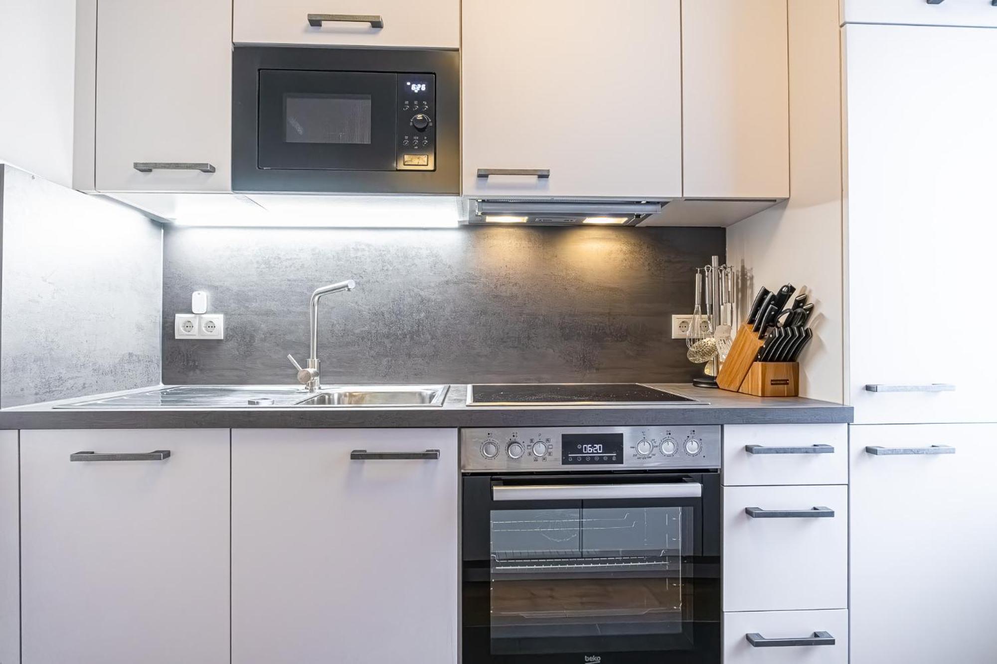 Charming 1Br And 1Lr Apt Modern Design Donaustadt Вена Экстерьер фото