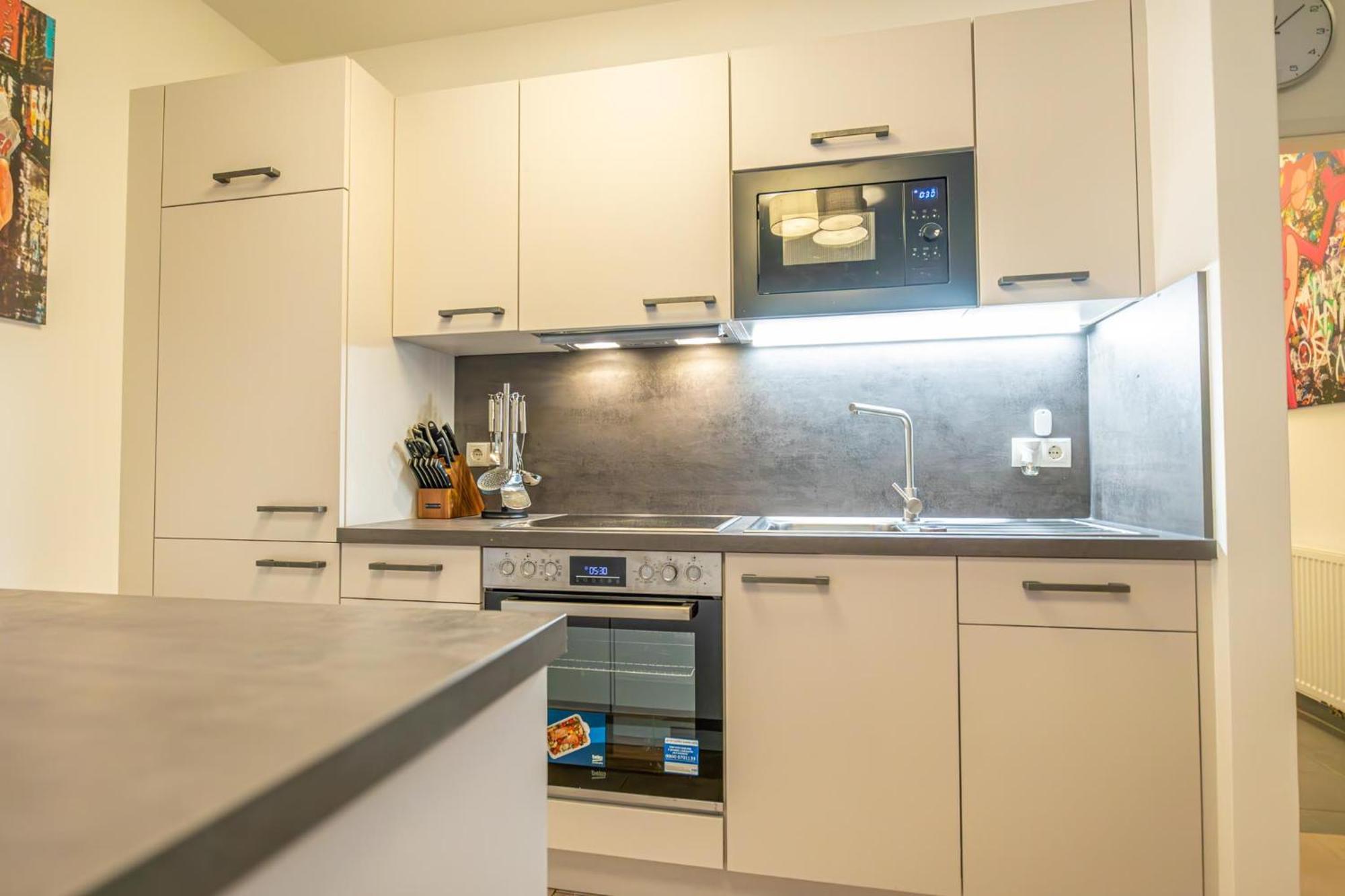 Charming 1Br And 1Lr Apt Modern Design Donaustadt Вена Экстерьер фото