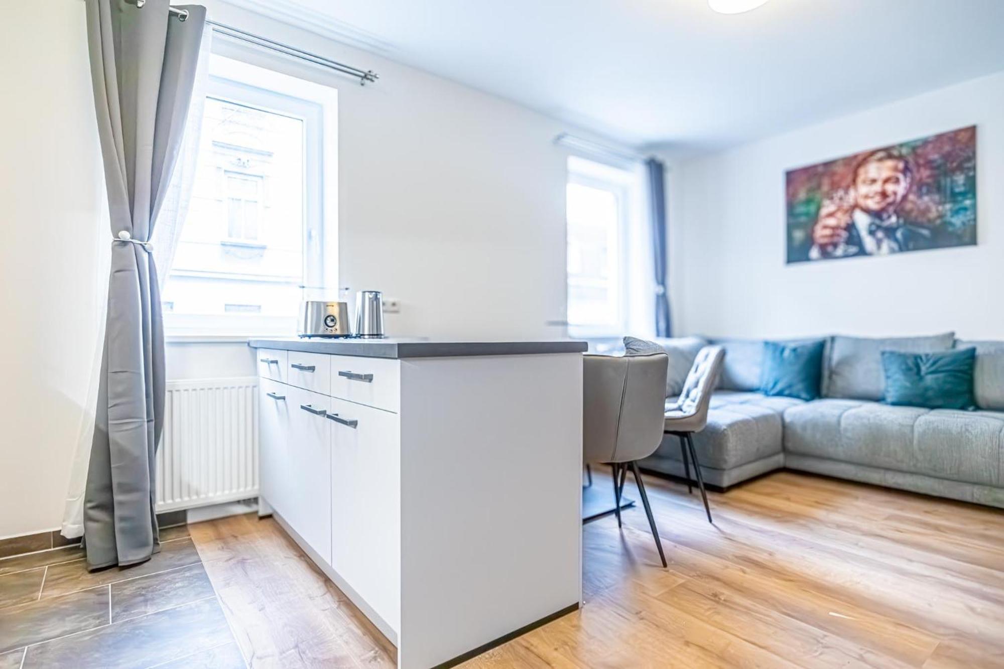 Charming 1Br And 1Lr Apt Modern Design Donaustadt Вена Экстерьер фото