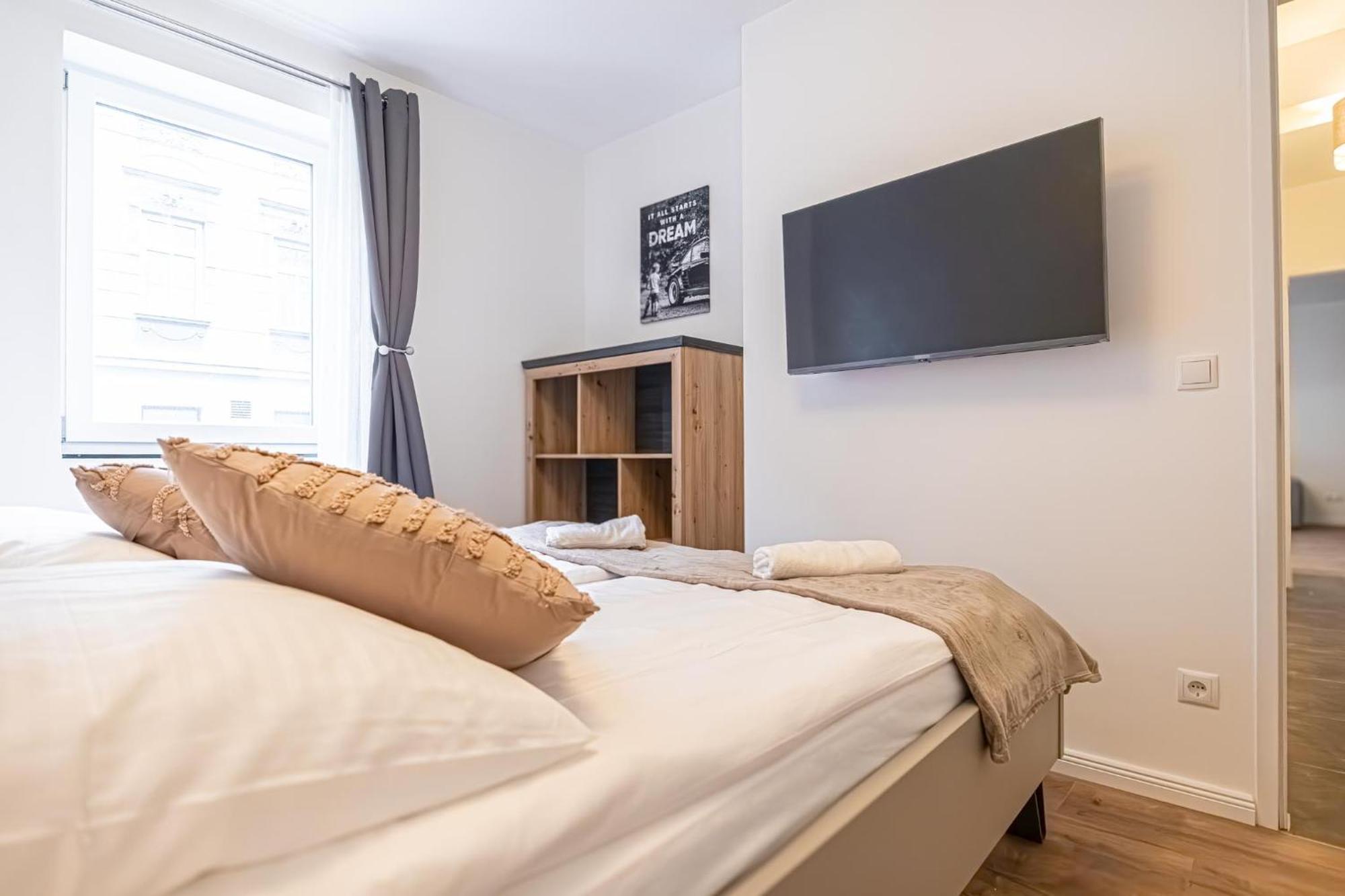 Charming 1Br And 1Lr Apt Modern Design Donaustadt Вена Экстерьер фото