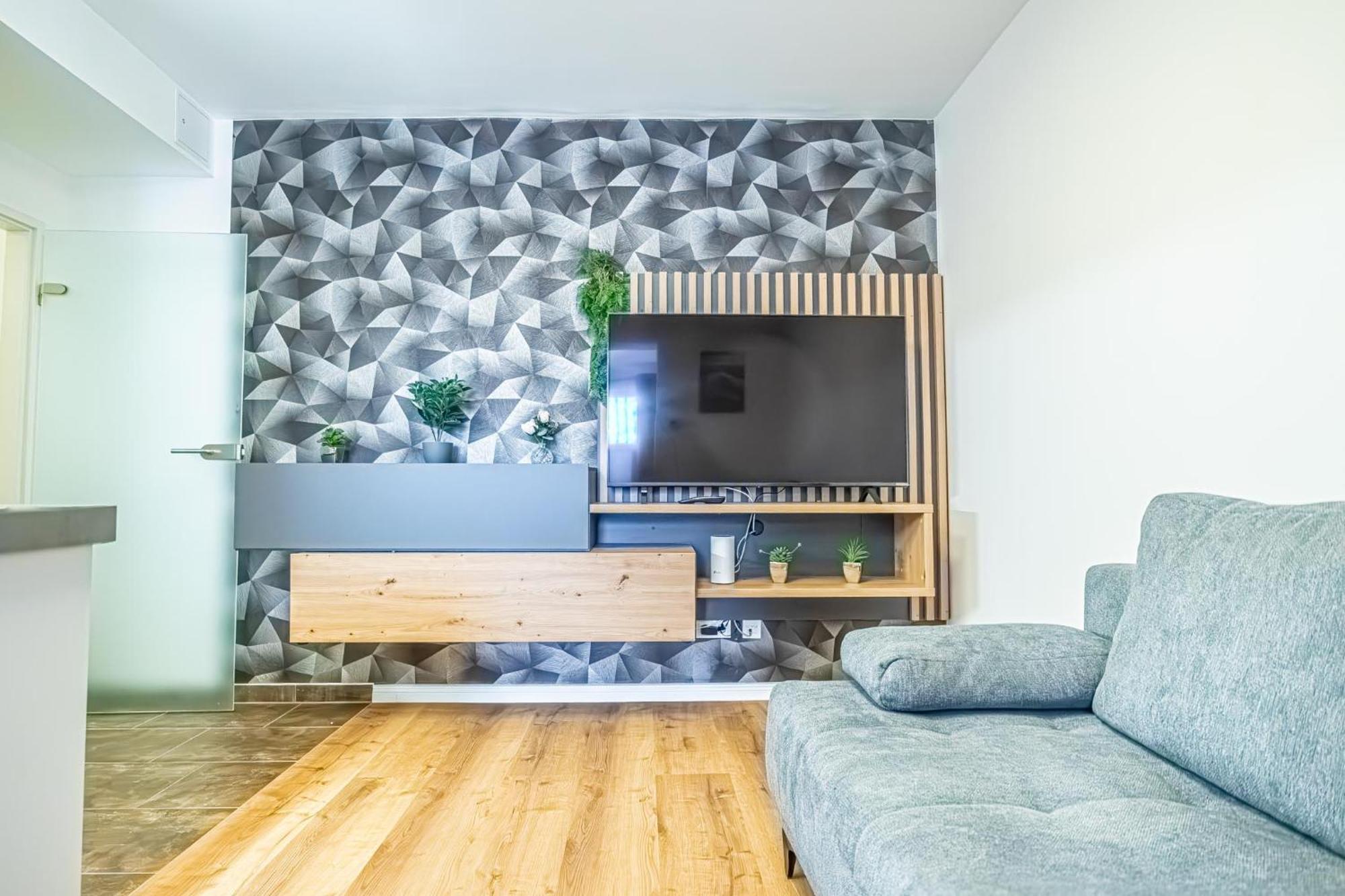 Charming 1Br And 1Lr Apt Modern Design Donaustadt Вена Экстерьер фото