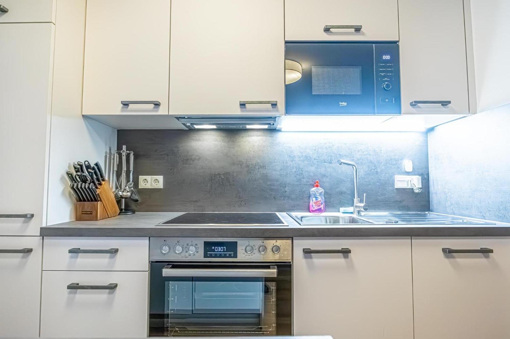Charming 1Br And 1Lr Apt Modern Design Donaustadt Вена Экстерьер фото